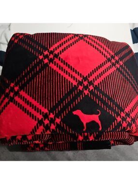 Victoria's Secret PINK Cozy Blanket 50x60 HOLIDAY PLAID MINI DOG THROW BLANKET
